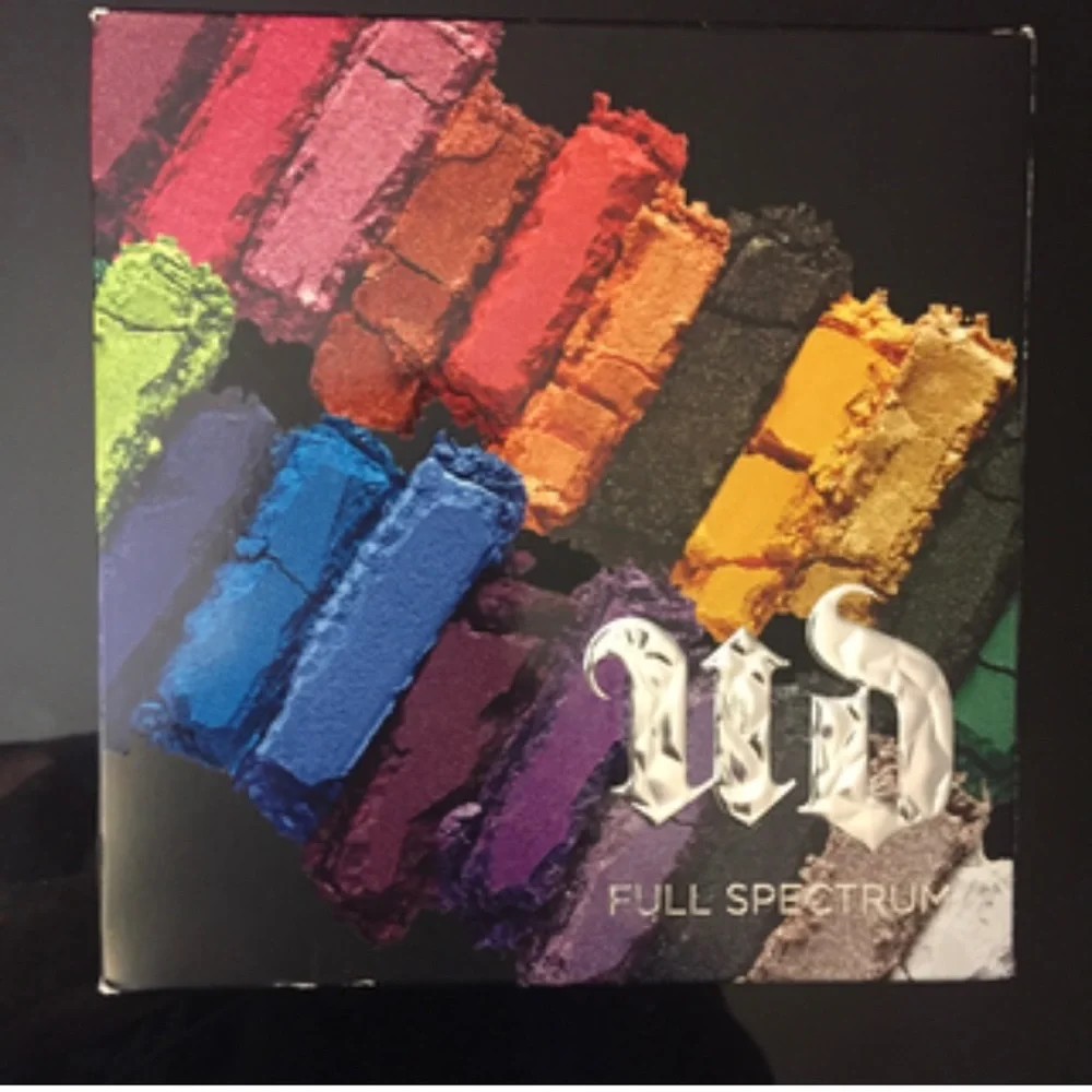 Urban Decay Full Spectrum Eyeshadow Palette +Brush